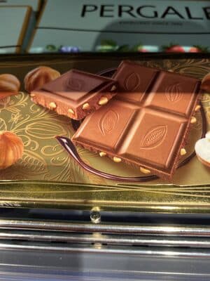 Milk Chocolate with Hazelnuts