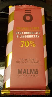 Organic & Pure Dark chocolate and lingonberry