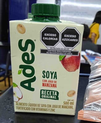 Ades soya con jugo de manzana