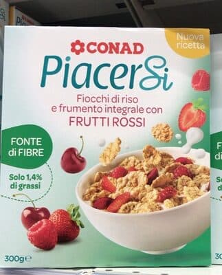 Cereale fiocchi di riso e frumento integrale frutti rossi