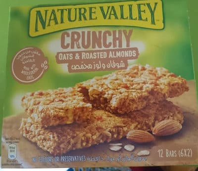Crunchy oats and roasted almond