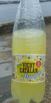 Agua mineral natural con gas sabor limn