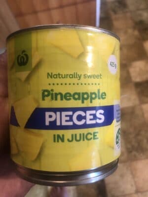 Pineapple pieces in juice